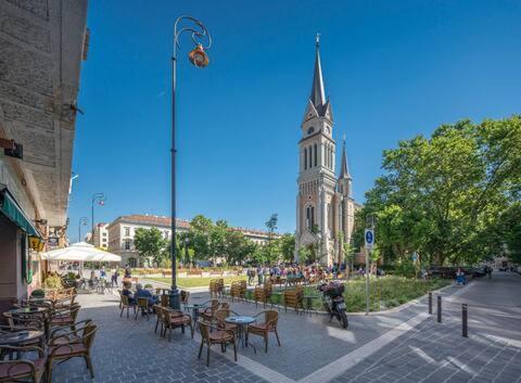 Sunny Rooms At Danube Budapest Luaran gambar
